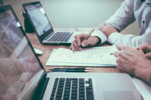BOOTSTRAPPING VS. VENTURE CAPITAL